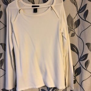 Light weight sweater